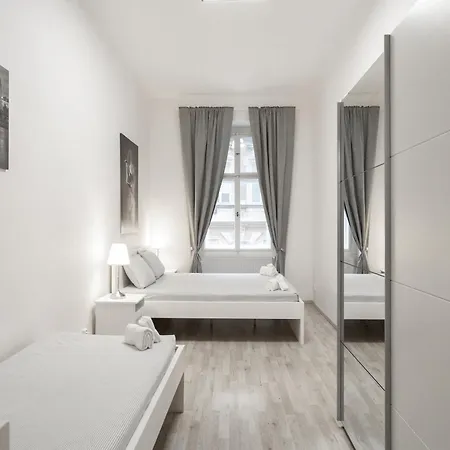 Wenceslas Square Cozy Modern Daire Prag