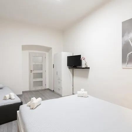 Wenceslas Square Cozy Modern Daire *