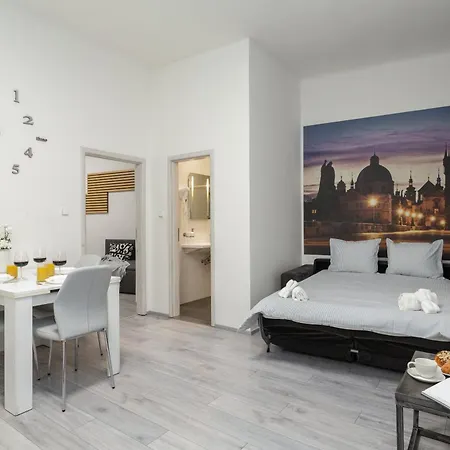 Wenceslas Square Cozy Modern Διαμέρισμα